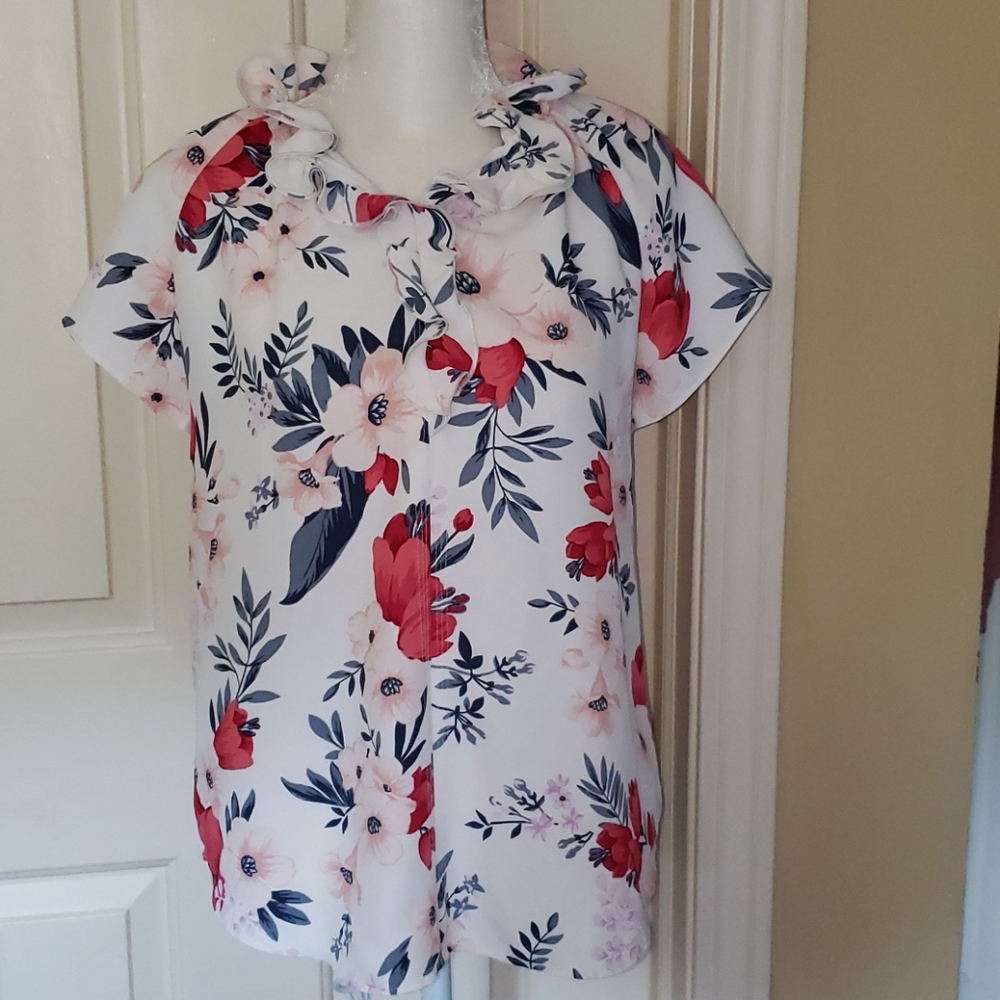 Ann Taylor Petites Floral Sleeveless Top